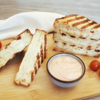 Mit Käse getoastet